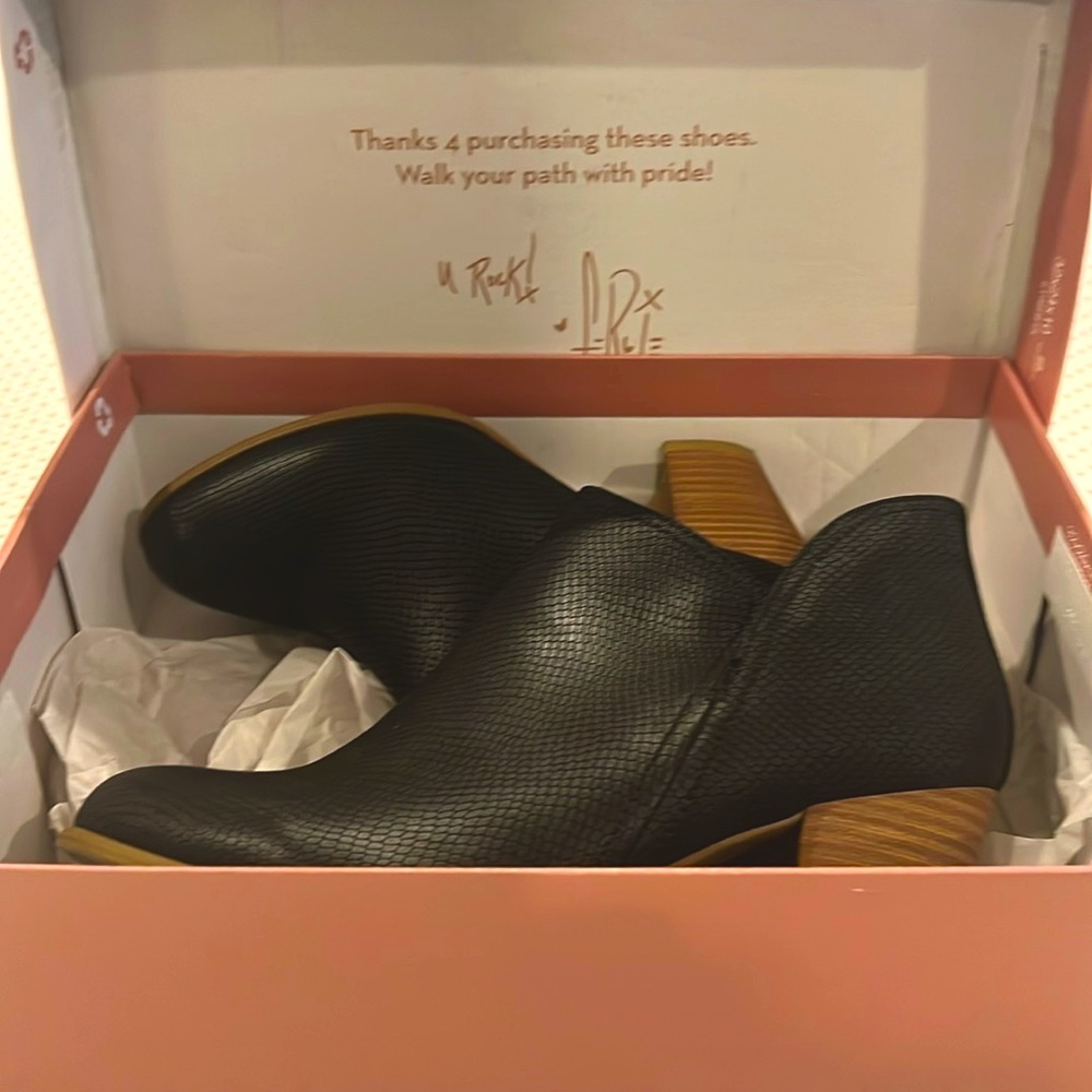 Black Fergalicious booties size 8.5